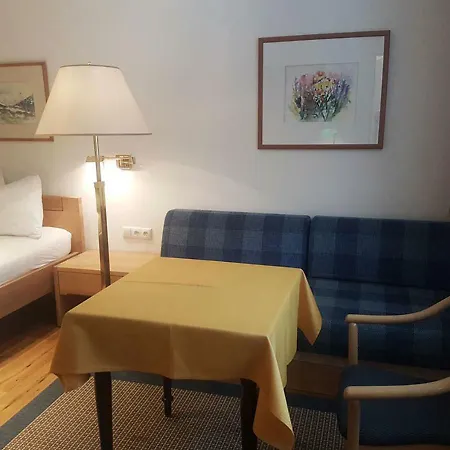 Comfort Bruckner Hotell 2*