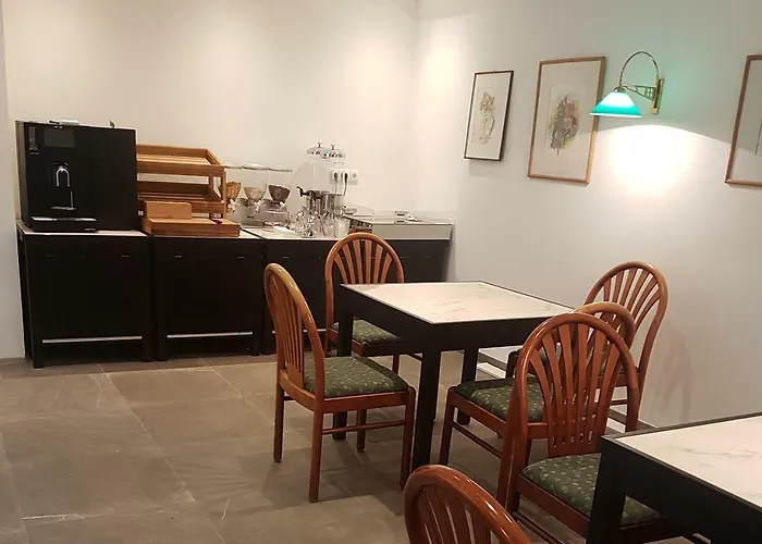 Hotel Comfort Rooms Bruckner 2*